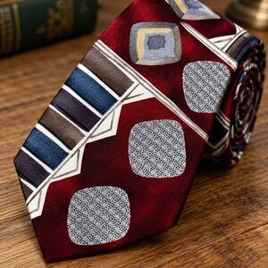 Evan Picone Men's Necktie Burgundy Geometric/Stripe Design 100% Silk W4